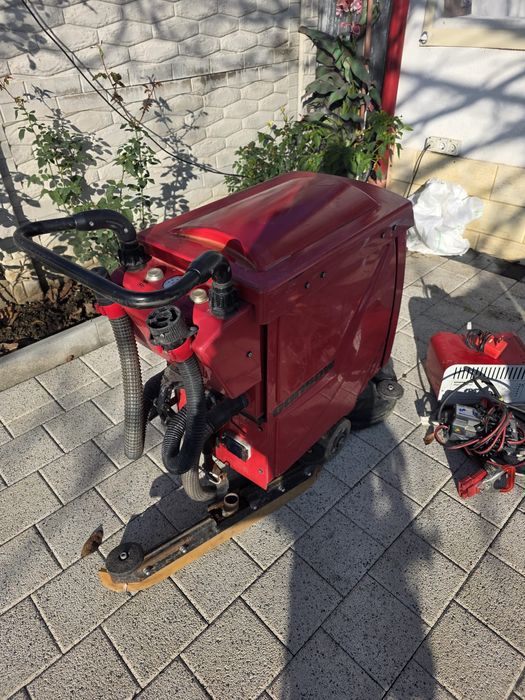 Mașină de curățat podele GANSOW