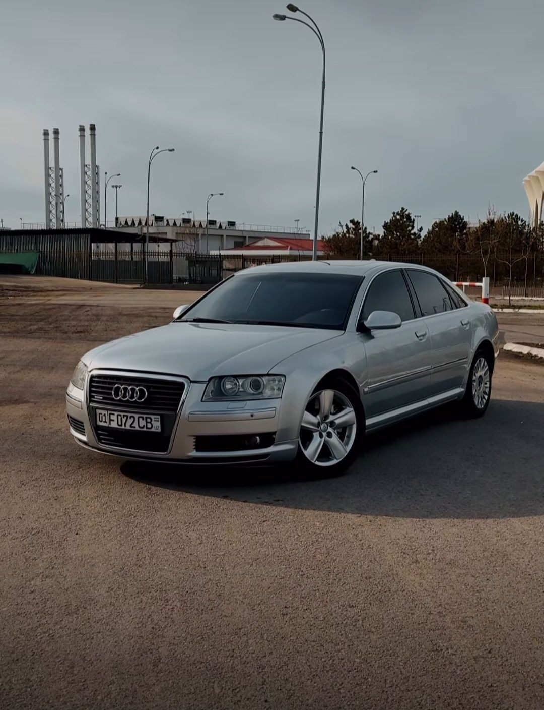 Audi a8 sotuda v8