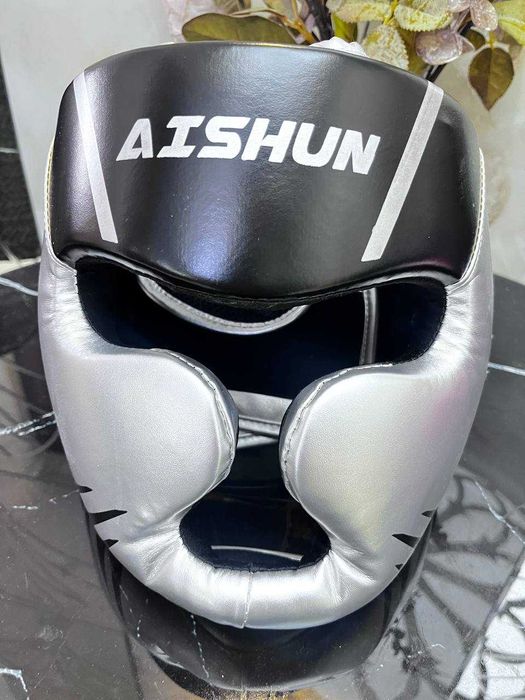 Боксерские перчатки, шлемы и бандаж - НОВЫЕ! Не подошли по размеру