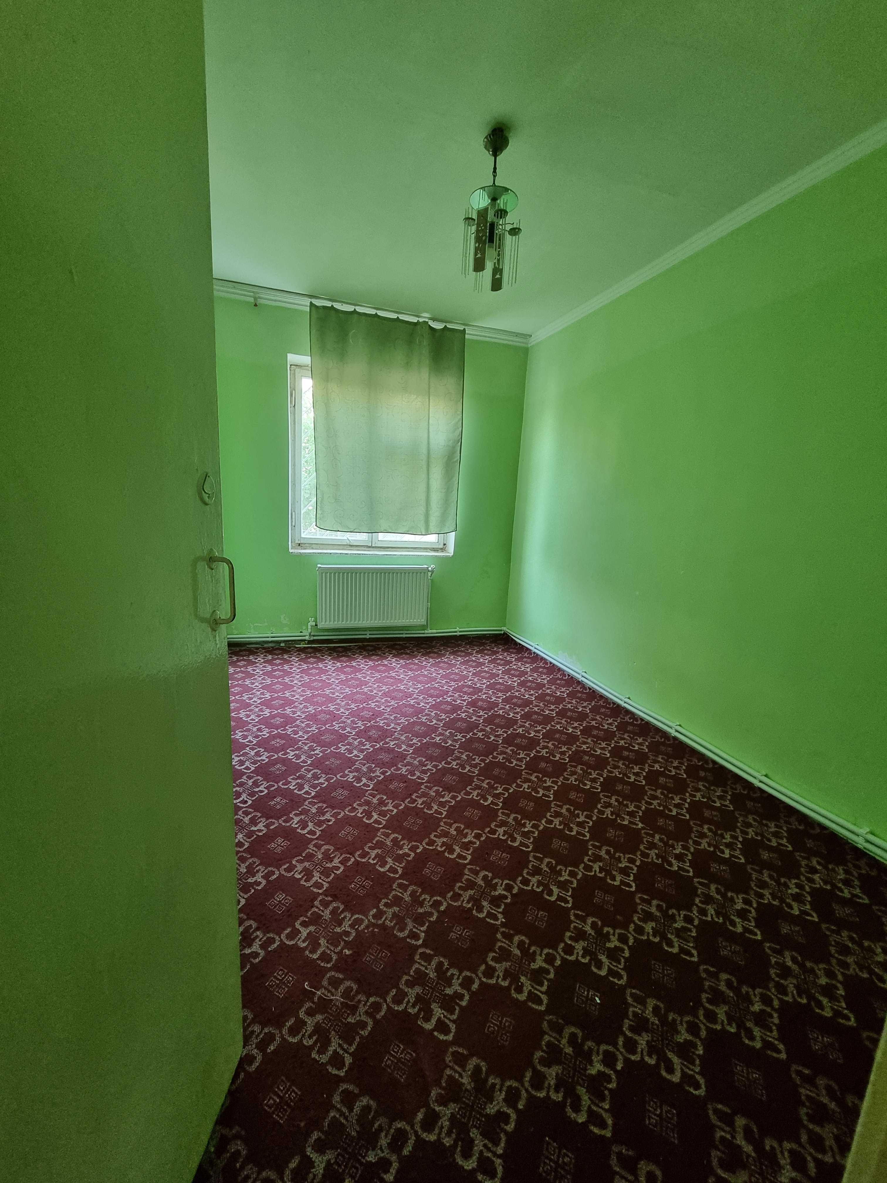 Kvartira 3 xona sotiladi