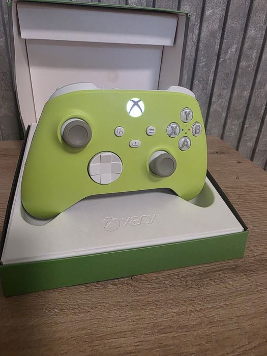 Джойстик за Xbox One Lunar Shift , оригинален контролер