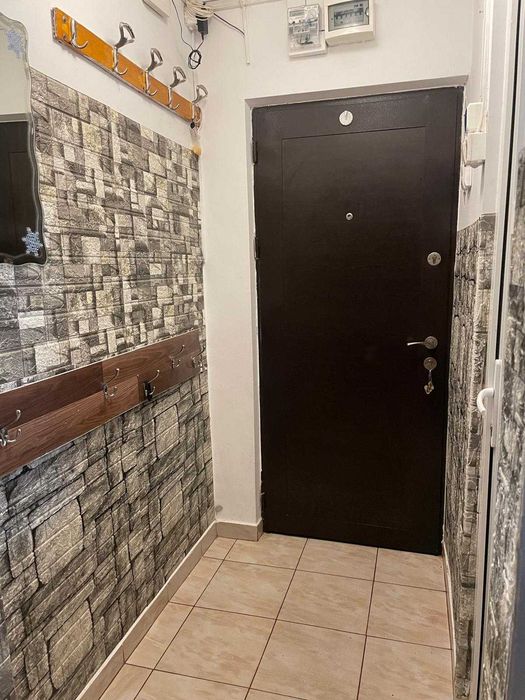 Vand apartament cu 2 camere in Berceni, parter,