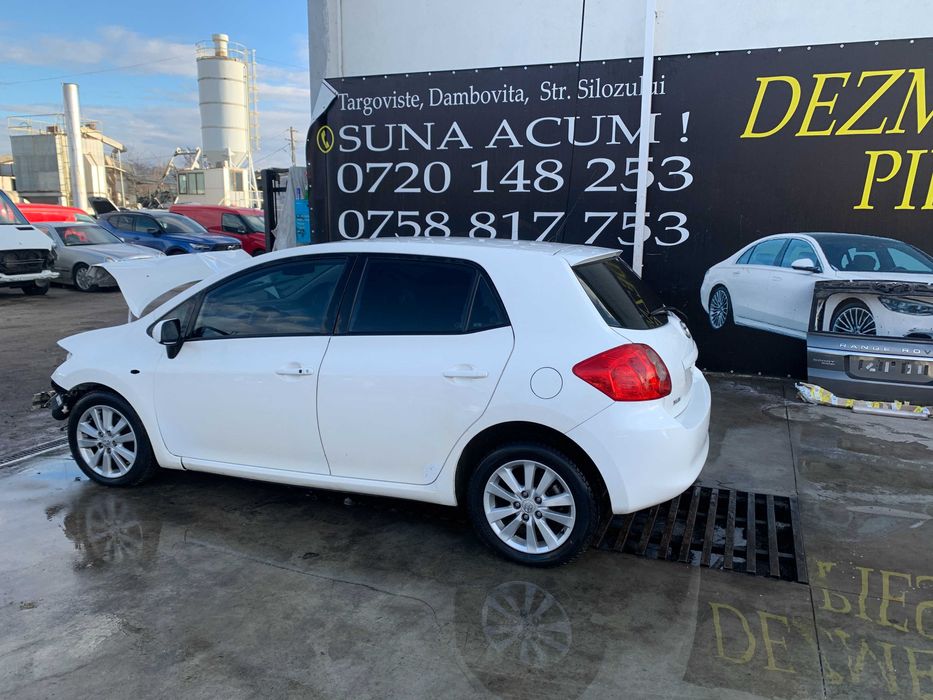 dezmembrez toyota auris 1.4i cod motor 4zzfe/ usa fata auris/ hayon