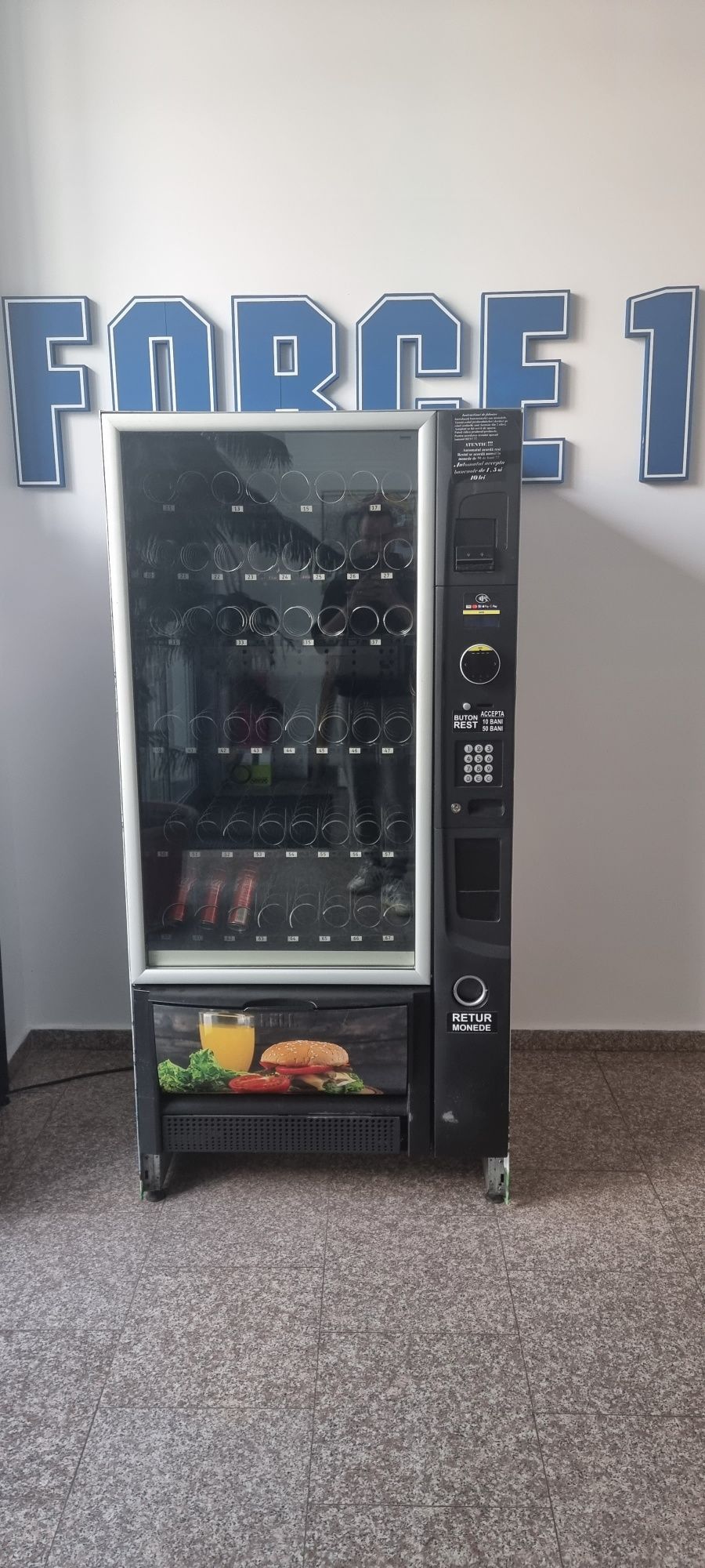 Automat/tonomat snack vending