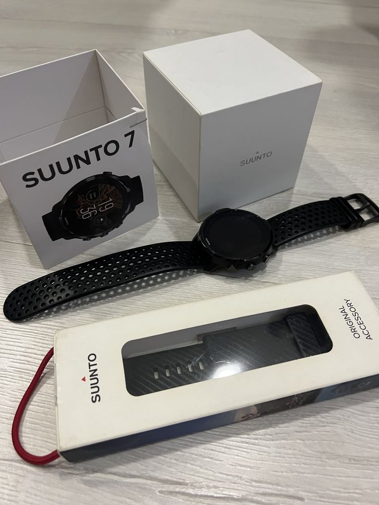 Часовник  Suunto 7