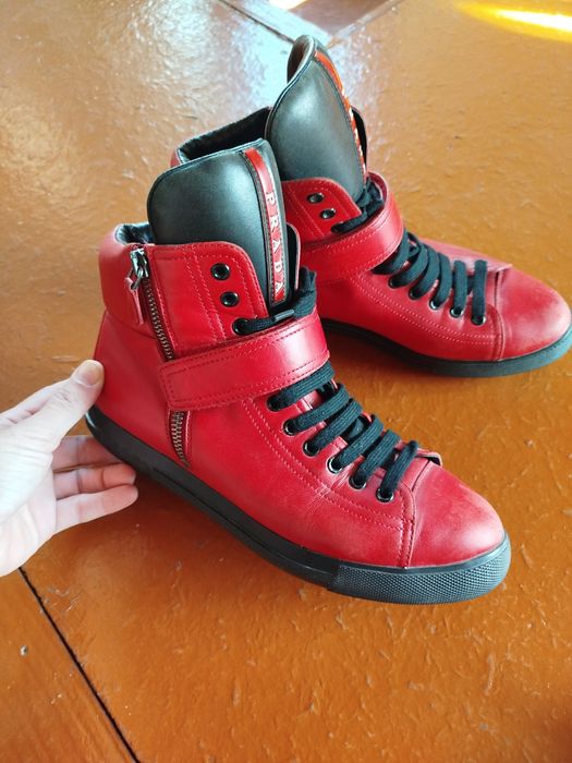 Брендовые сапоги от Prada