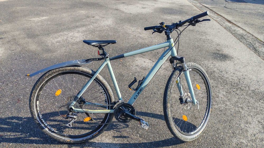 Bicicleta Cube touring pro