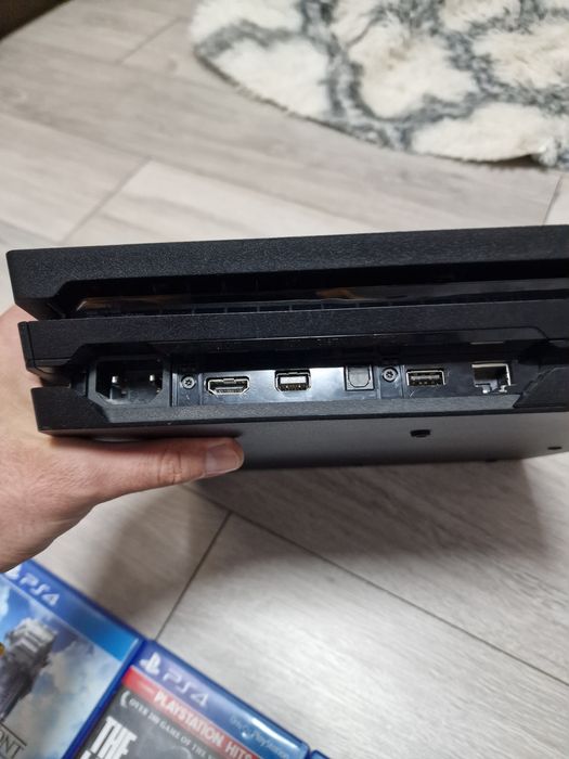 Consolă PlayStation 4 PRO 1TB SSD BLACK, PS4 PRO, Blu-Ray + Jocuri