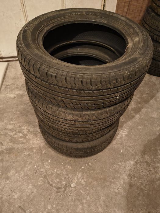 Vând 4 jante R14+2 seturi anvelope Michelin si Hankook/ totul 500 lei