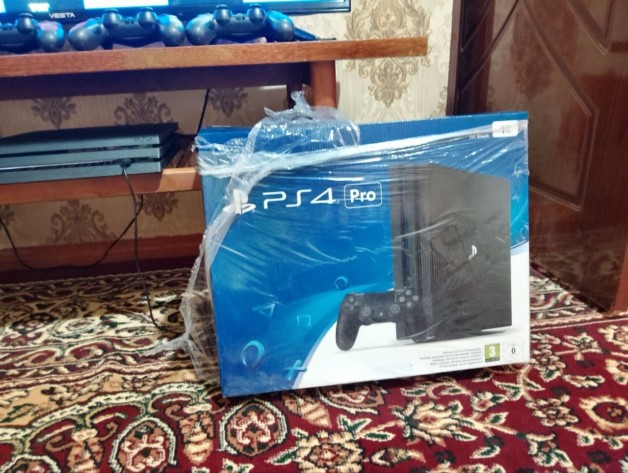 Playstation 4 pro 1 TB xotira
