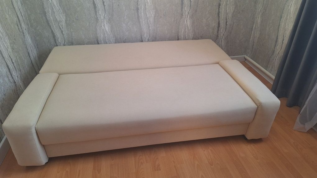 Диван после реставрации 
Продам диван после реставрации