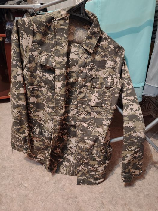 Продам женский костюм