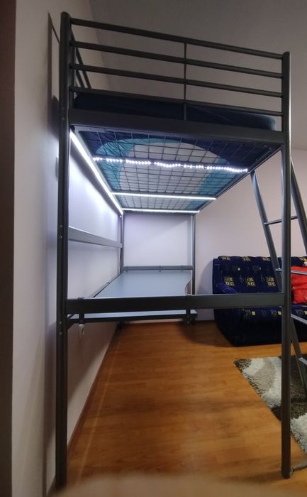 Легло и бюро в едно