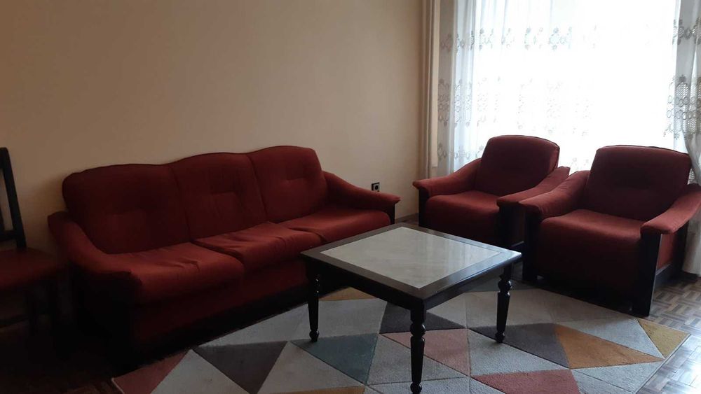 Сръбска холна гарнитура масив с разтегателен механизъм