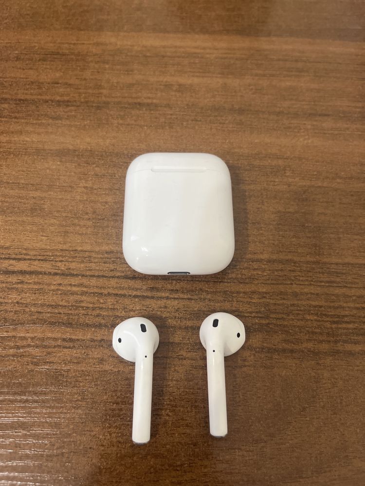 Продам airpods 1