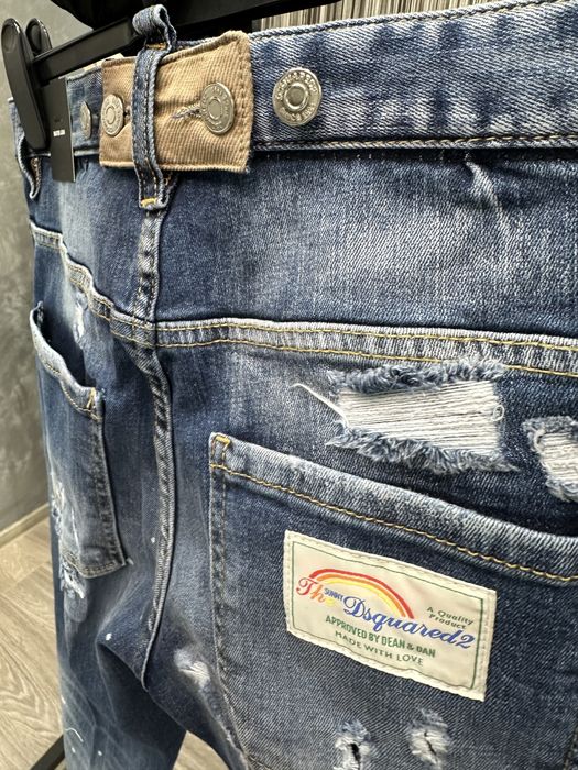 Blugi Dsquared2. Made China. Gama luxury!