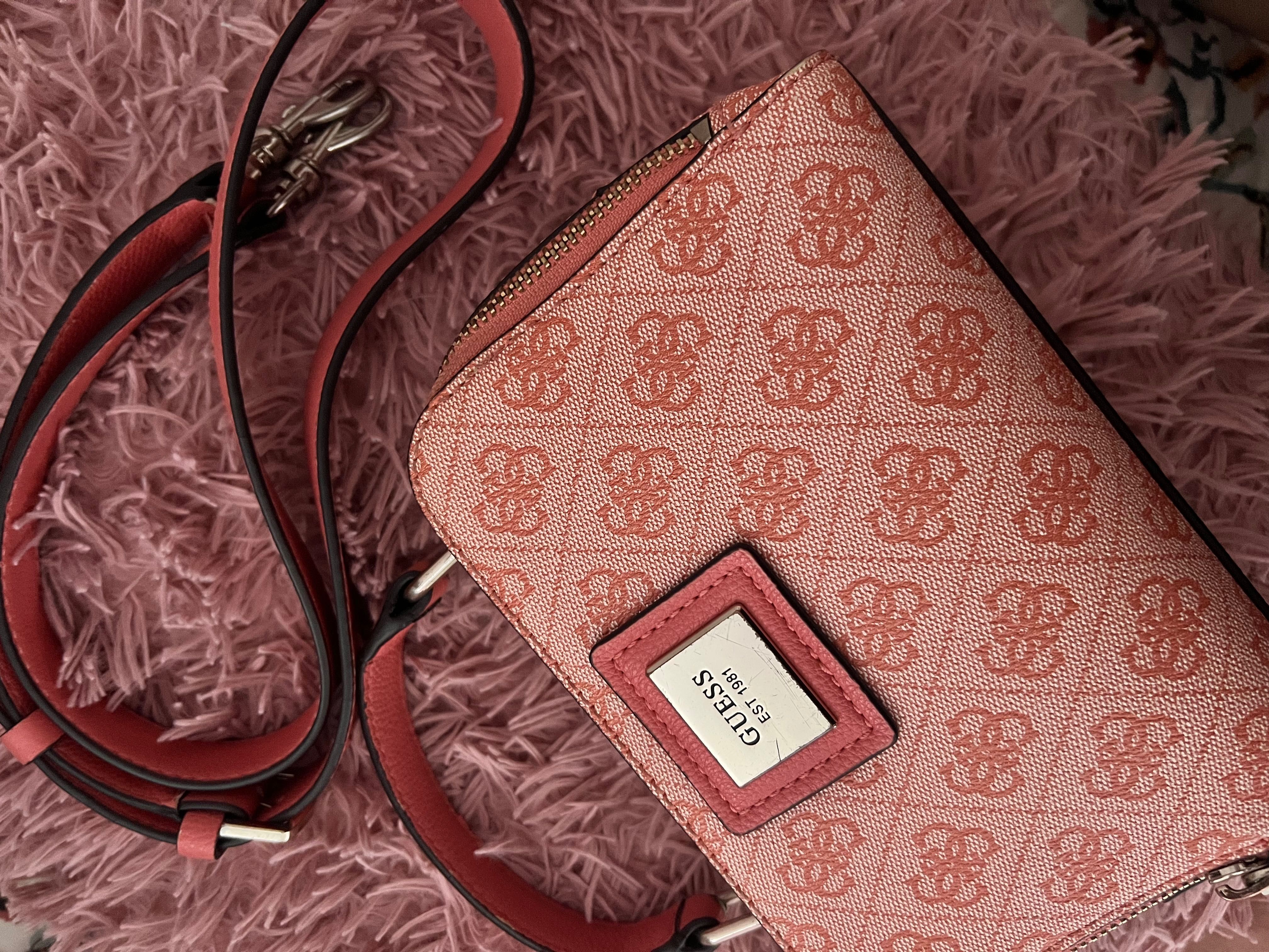 Оригинална чанта на GUESS