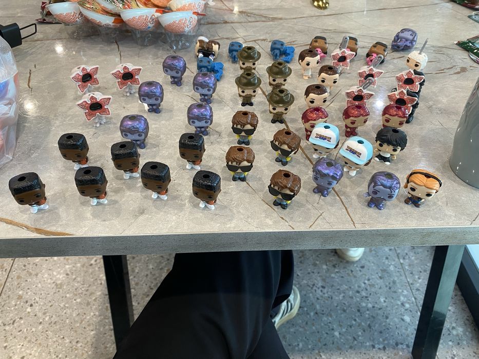 игрушки киндер джой очень странные дела