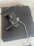 Vând Playstation 4 PRO 1 TB