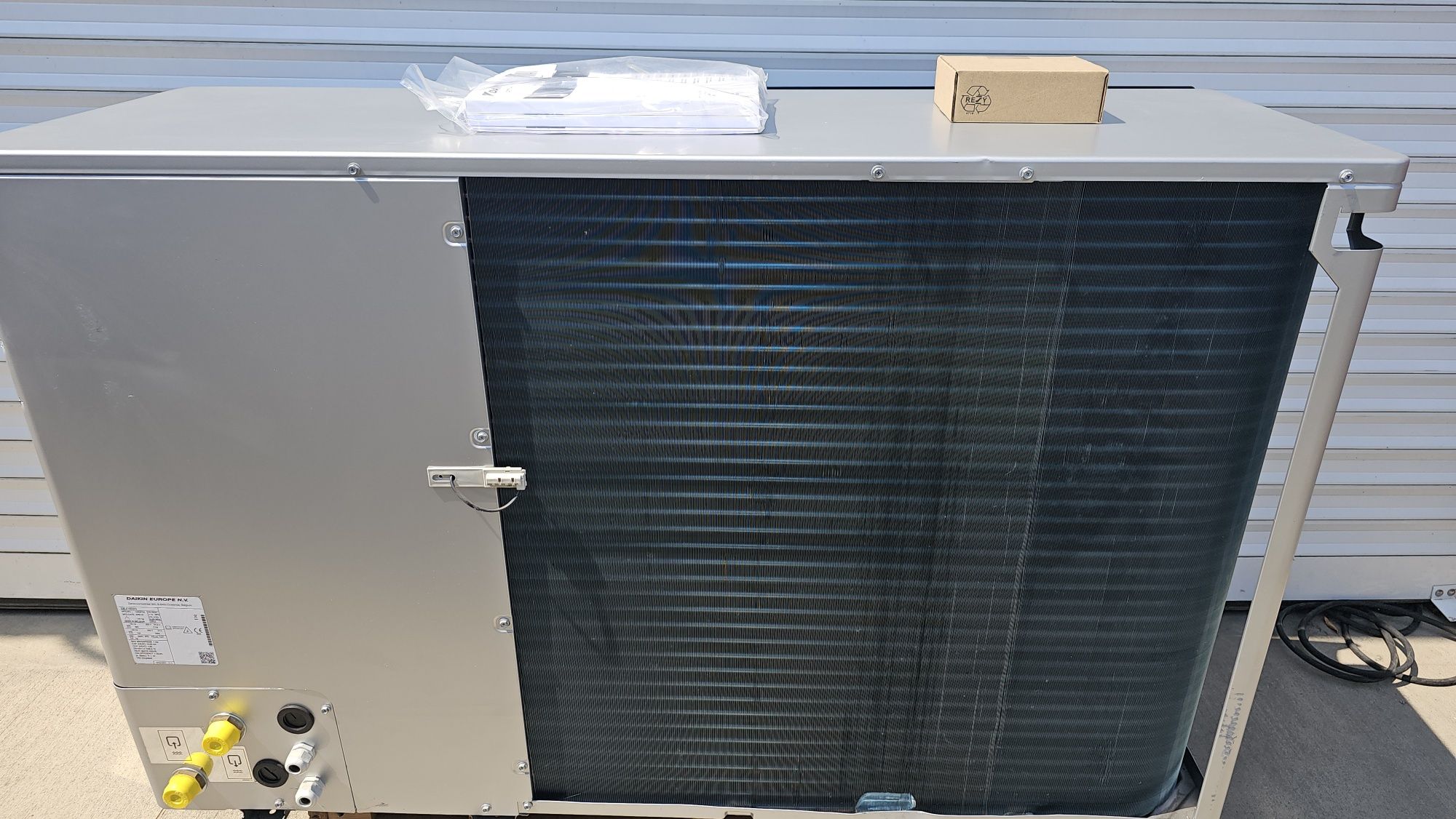 Термопомпа DAIKIN Altherma EBLA16D3V3 - 16 KW
18747 лв.


КУПИ

Изп