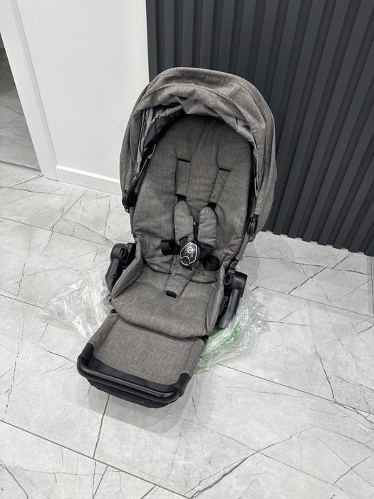 Cybex e-priam количка