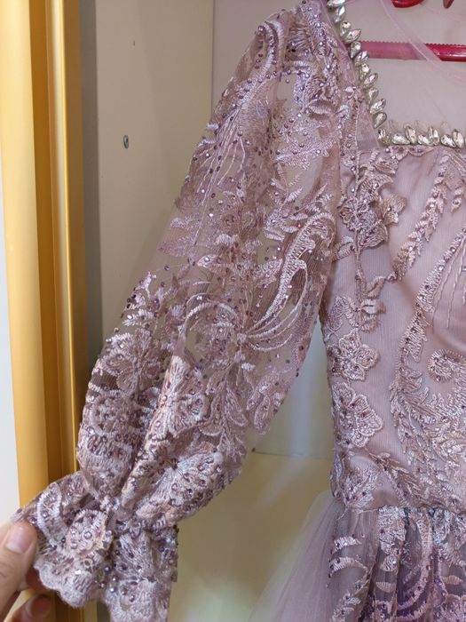 Vecherniy koʼylak yangi kiyilmagan 1mlnga bervoraman.