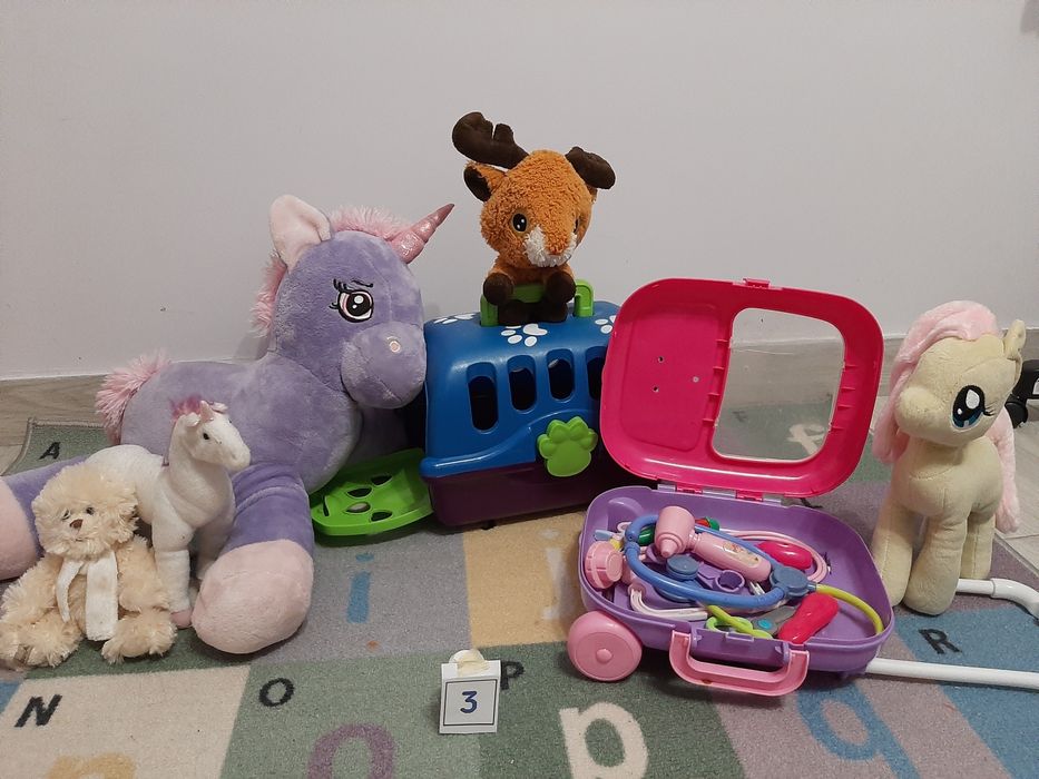 Jucarii (plusuri,păpuși ect.)