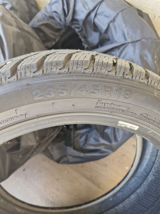 Шины зимние 235/45/R18