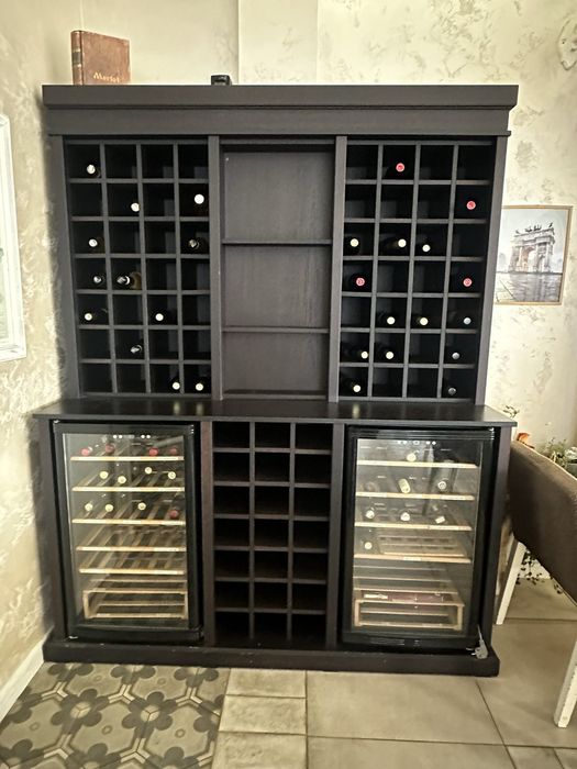 Шкаф за вино с две хладилни витрини
