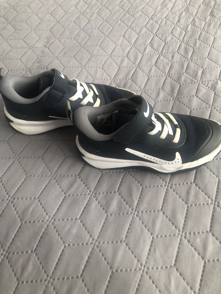 Маратонки Nike- 28 номер