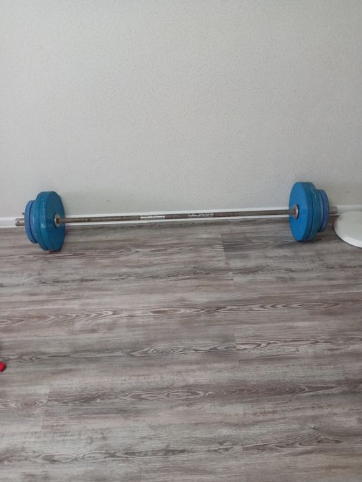 Продам штангу 40 кг. с прорезиновыми блинами