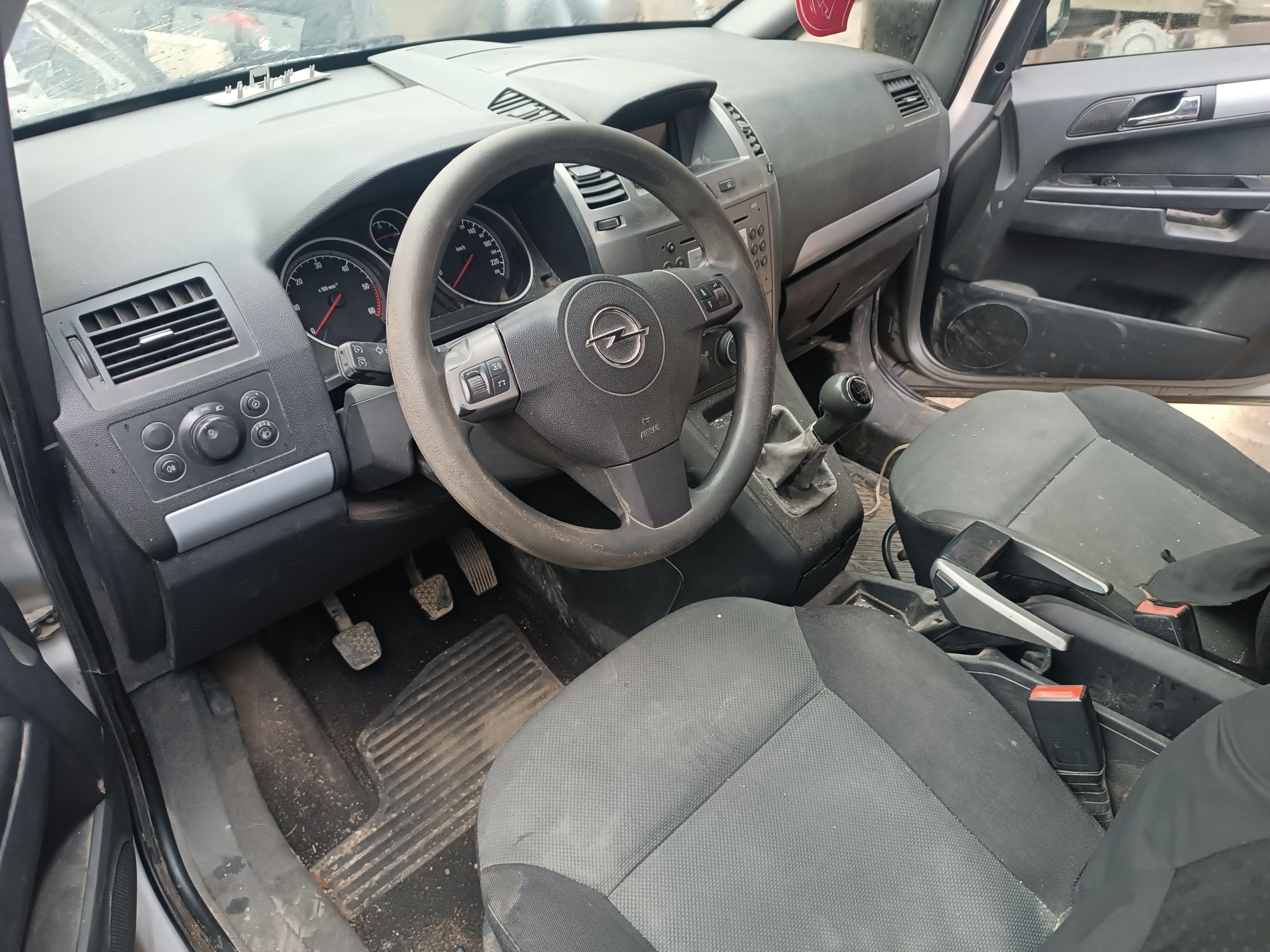 Opel Zafira B 1.9 CDTI 120 к.с. – на части