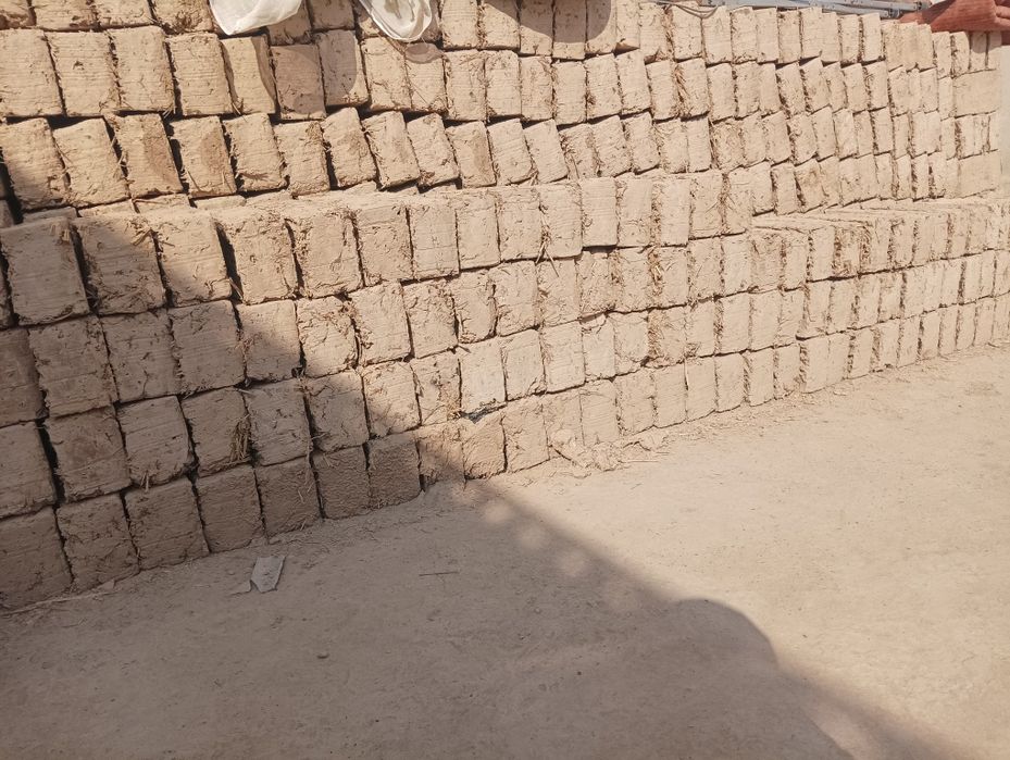 Hom gʻishtlar sotiladi narxlari 1200 DAN 400 dona bor