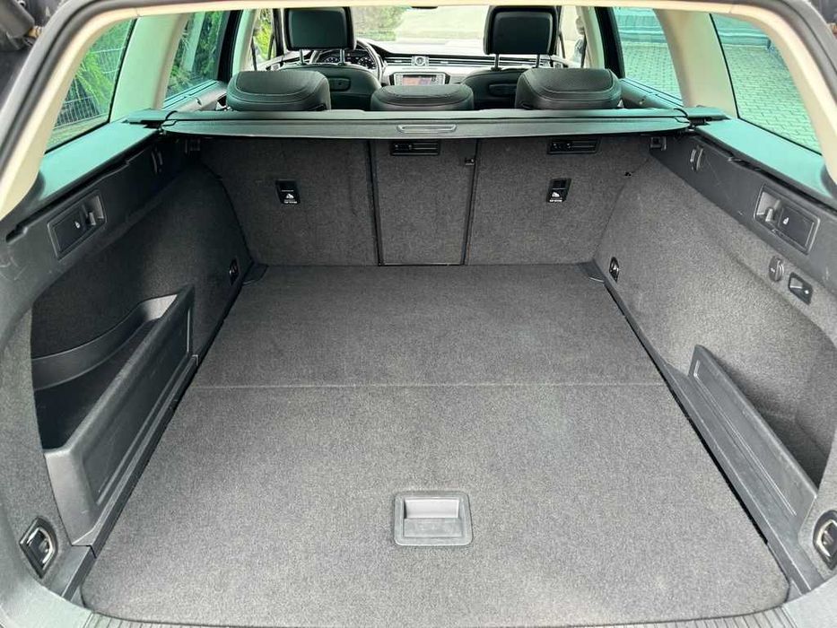 Inchirieri auto Bucuresti - masina de inchiriat Passat Break