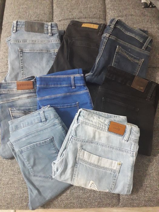 Отдам  джинсы на девочку и джинсовые куртки