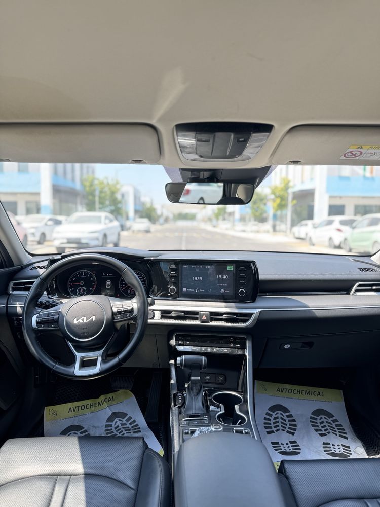 Kia K5 2023 lyuksiz pozitsiyasi