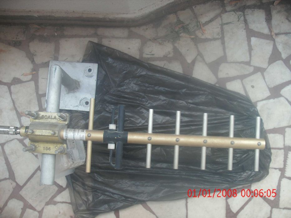 Antena TV Kathrein Scala Yagi cu adaptor cablu si suport.