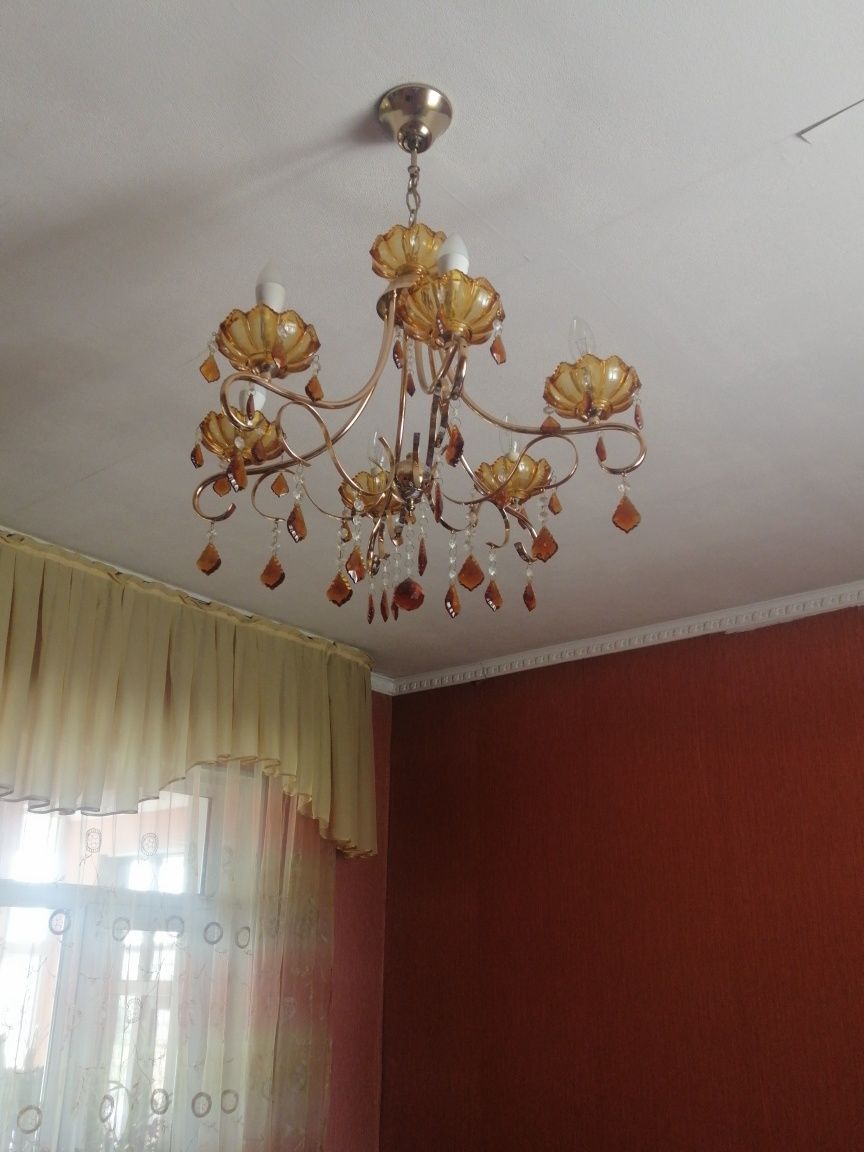 Продается люстра