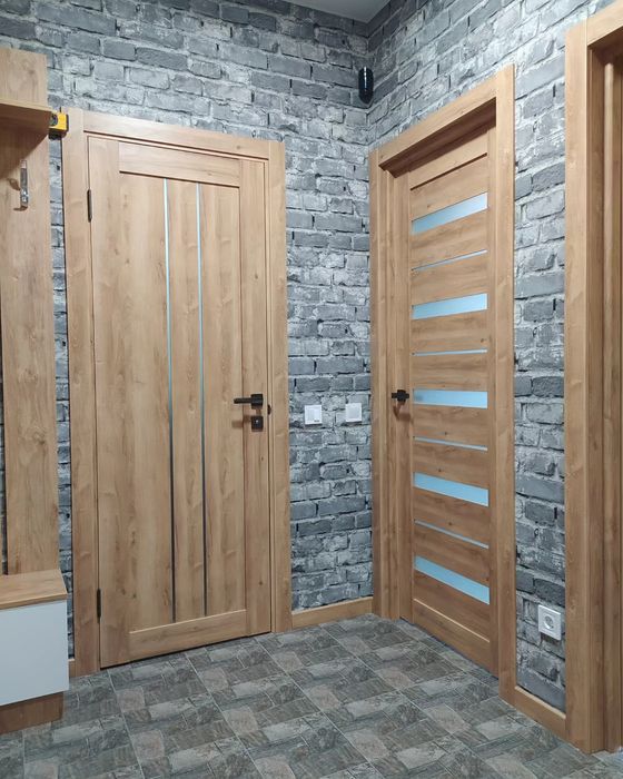 Монтаж на интериорни врати и подови мдф первази