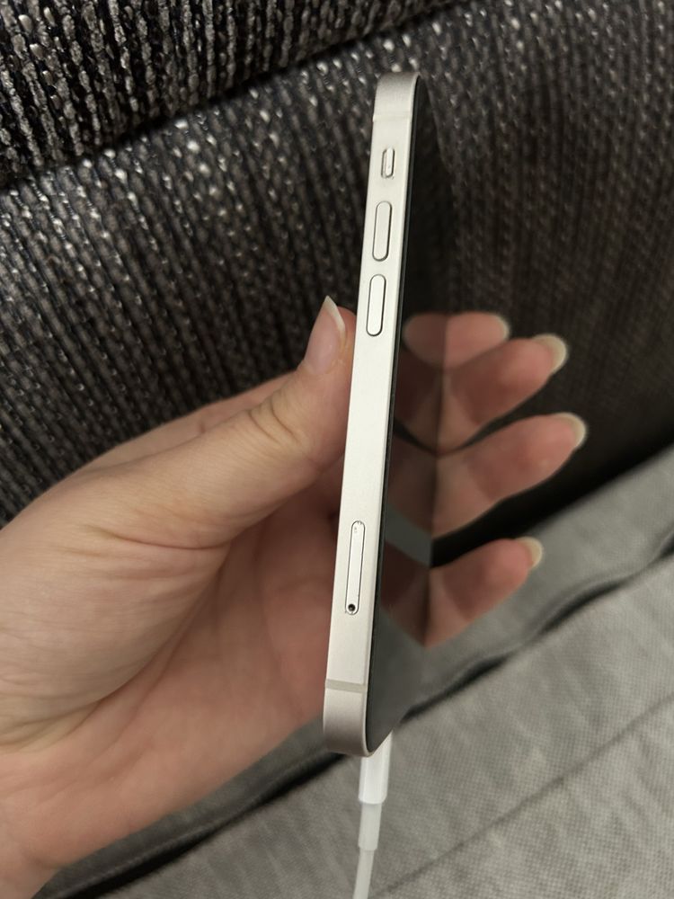 Продавам Iphone 13 mini