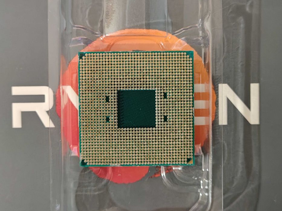 AMD Ryzen 5 2600 + Cooler stock