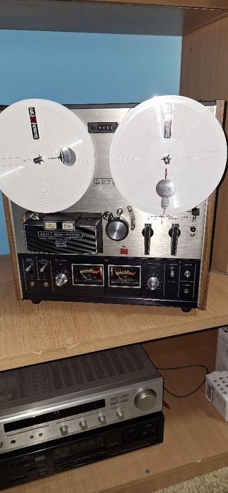 Magnetofon Akai 210d plus amplificator akai
