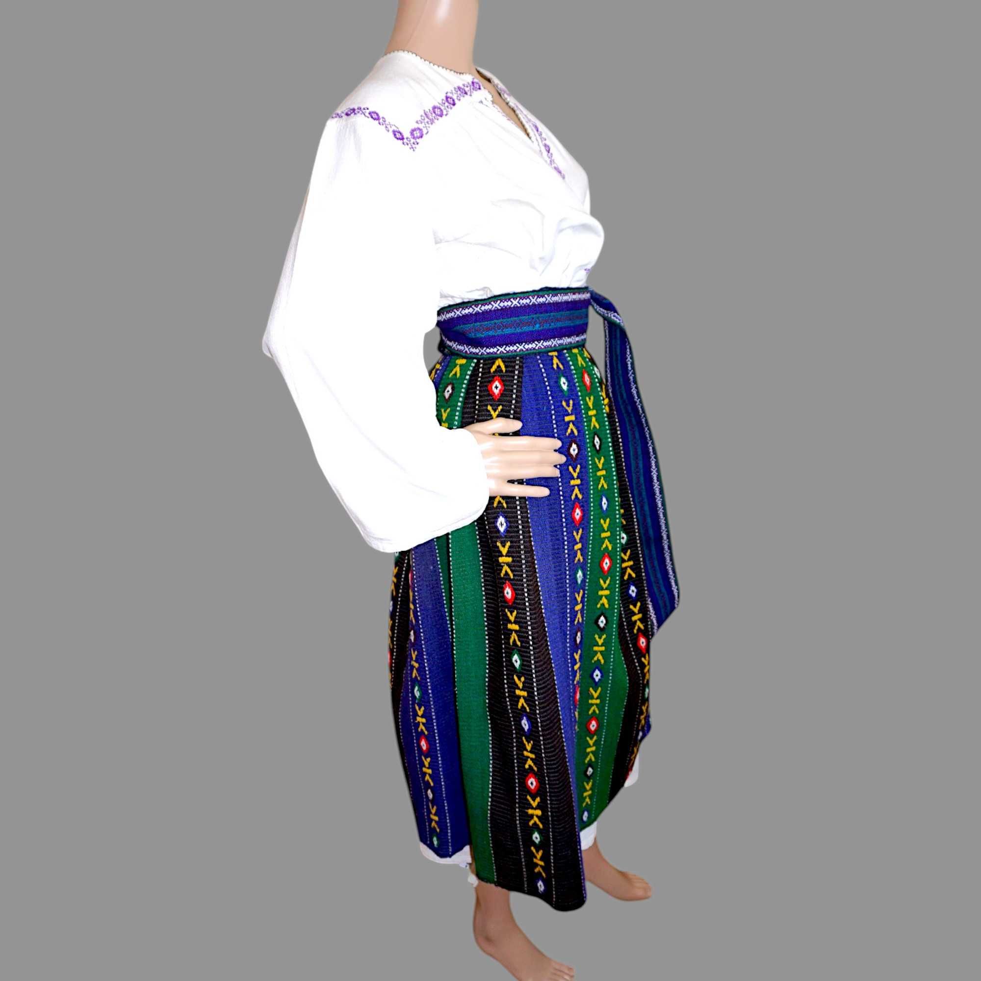 Costum popular vechi cu valnic de lana masura S-M