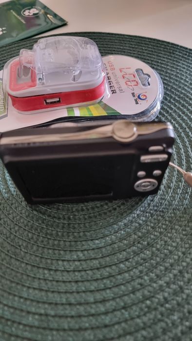 Camera foto digitala Fujifilm JV300  , 14 mp. copii adulți drumetie ti