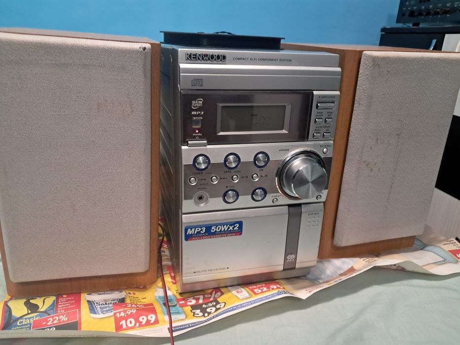 Combină muzicală Kenwood,