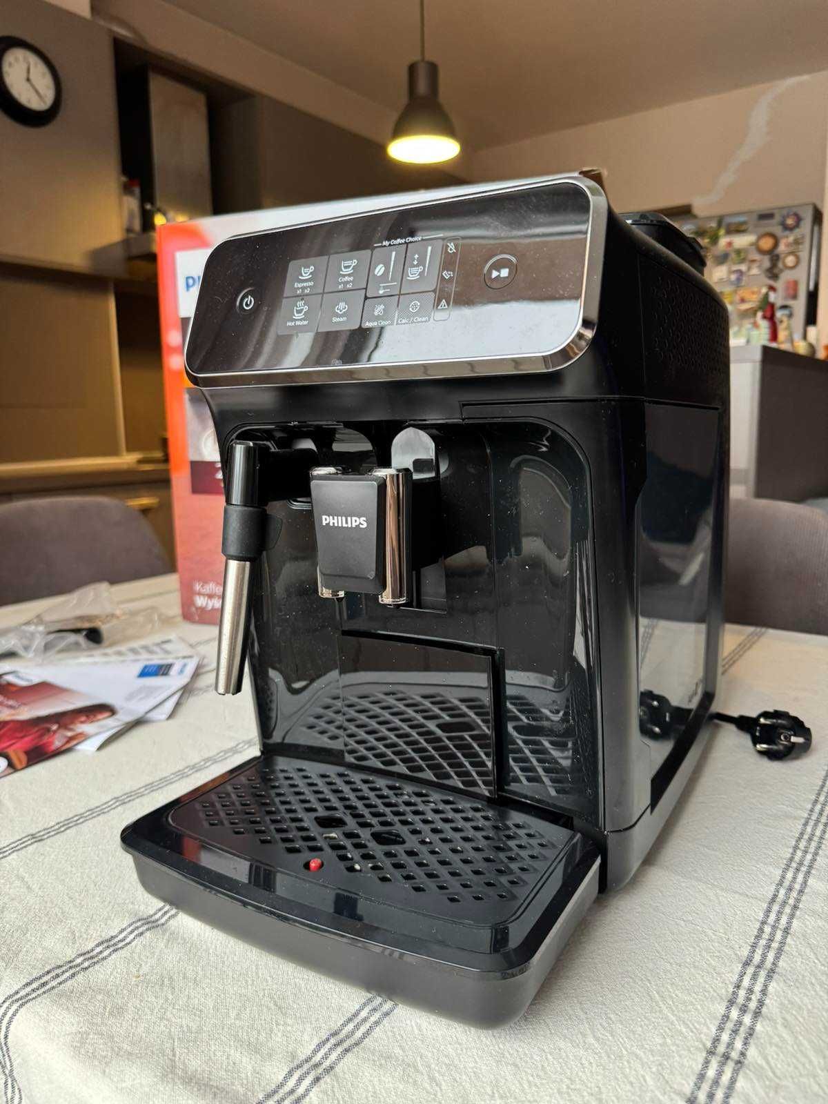 Продавам кафе машина Philips 2200 series