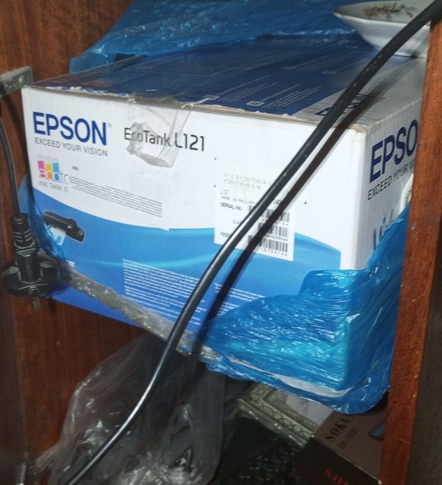 Продам цветной принтер новый самовыезд причина продажи не пригодился