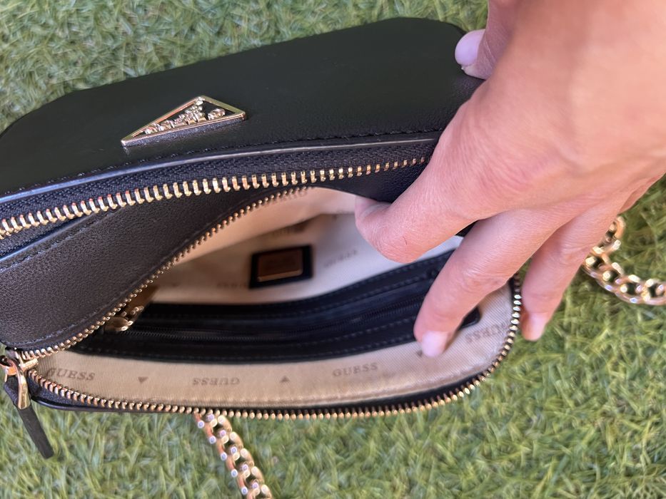 Дамска чанта Guess