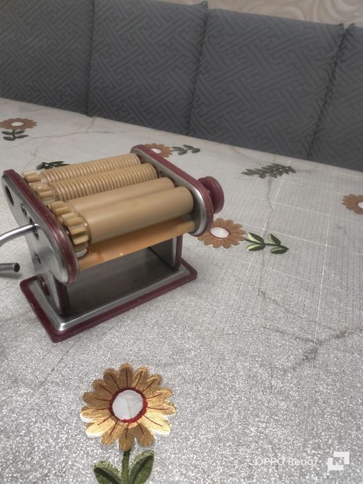 Продам лапшерезку советскую. В отличном состоянии.