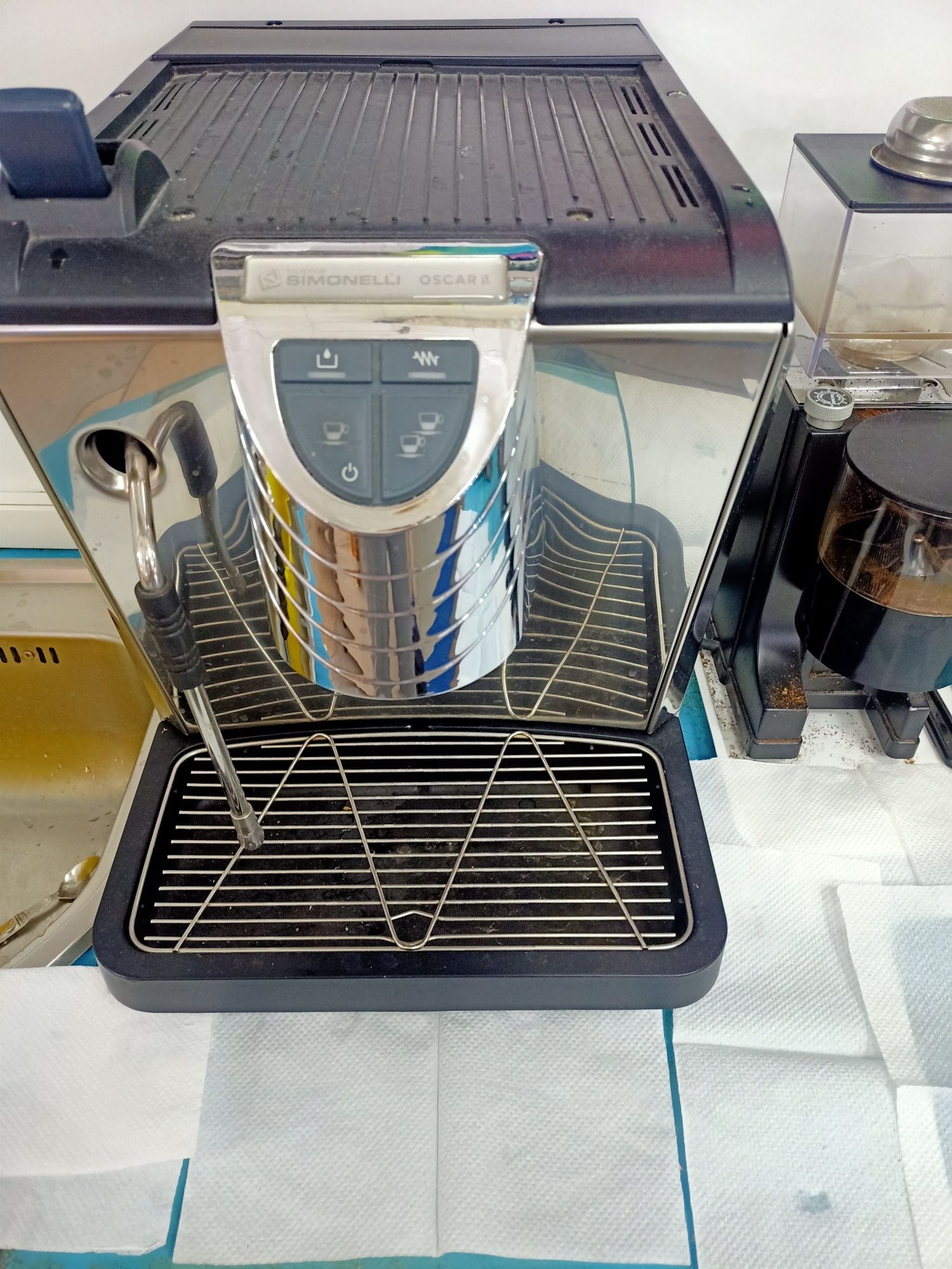 Продается кофемашина Simonelli Oskar 2 и кофемолка Simonelli
